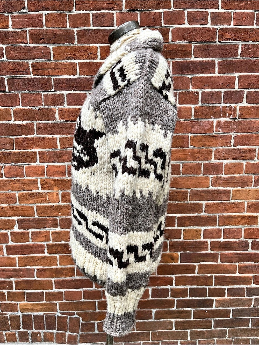 Vintage Cowichan Hand-Knit Wool Sweater Jacket Whale Talon Zip - Picture 4 of 7